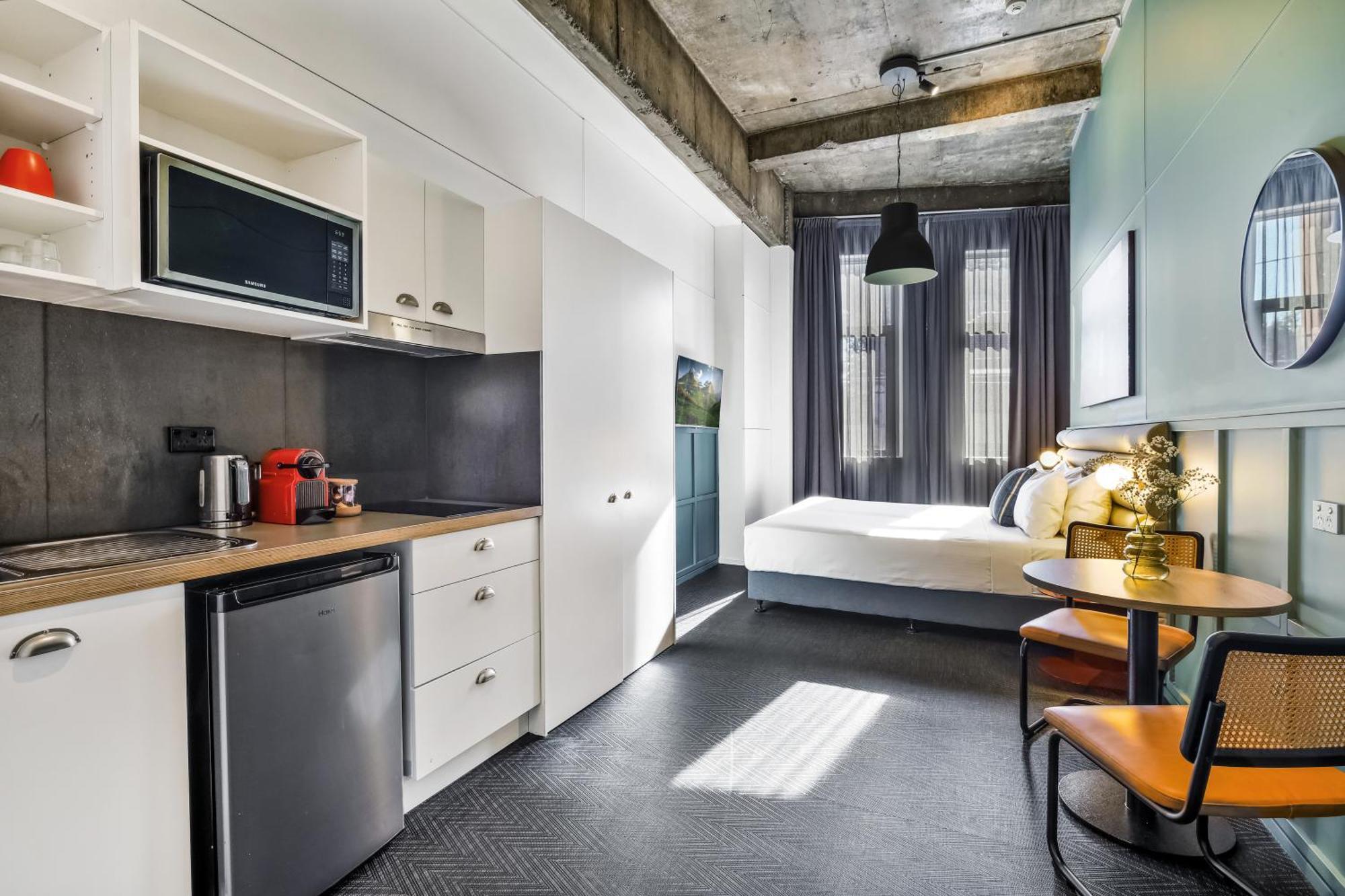 The Urban Newtown Hotel Sydney Exterior photo