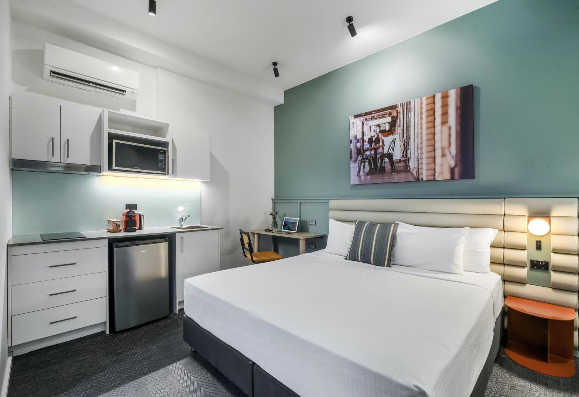 The Urban Newtown Hotel Sydney Exterior photo