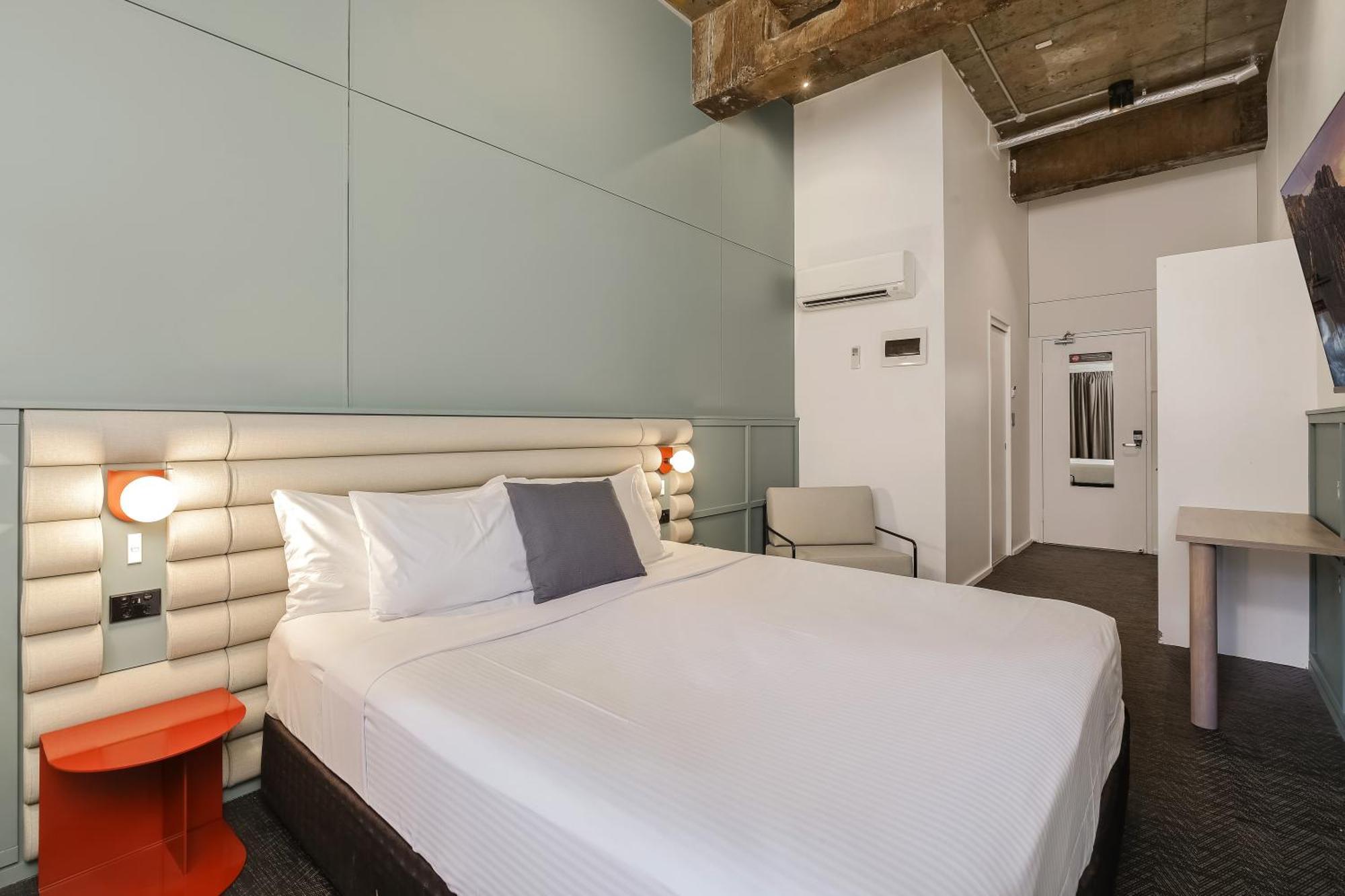 The Urban Newtown Hotel Sydney Exterior photo