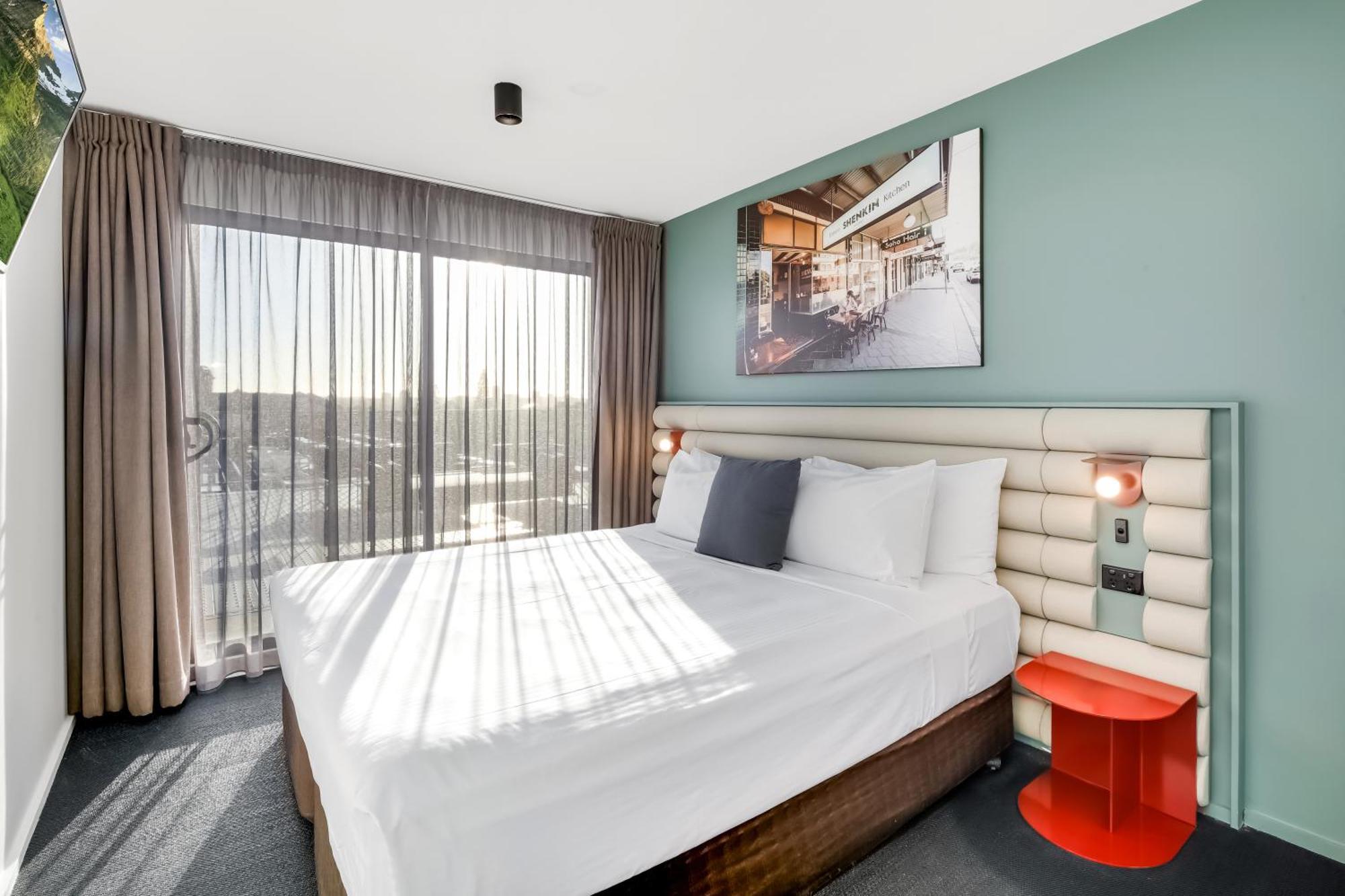 The Urban Newtown Hotel Sydney Exterior photo