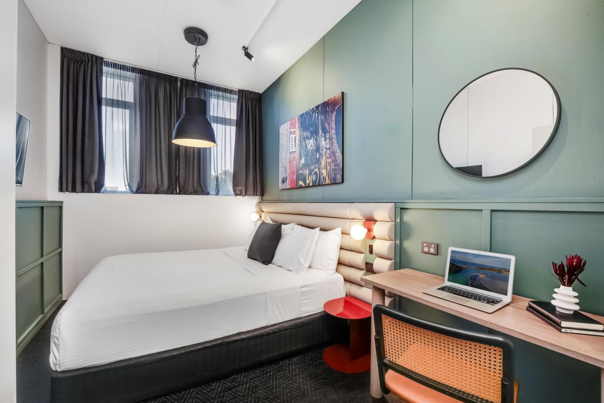 The Urban Newtown Hotel Sydney Exterior photo